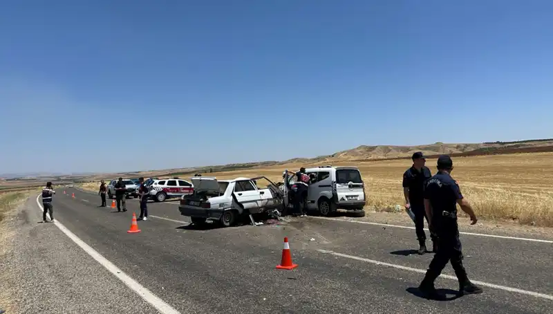 Adıyaman'da Trafik Kazası: Dört Can Eşitlikle Aldı, Detaylar Şokta