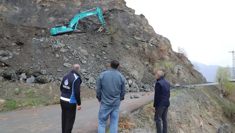 Hakkari’de Kaya Düşmelerine Karşı Yeni Güvenlik Önlemleri Alınıyor