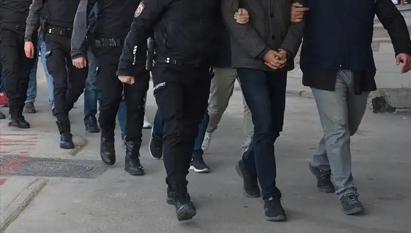 Türkiye Genelinde FETÖ Operasyonları: 10 Kişi Gözaltında
