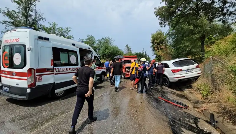 Sakarya'da Kamyonet ve Cip Çarpıştı: 5 Yaralı, Dikkat Çeken Detaylar