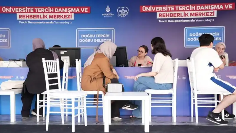 İstanbul'da Yeni Üniversite Tercih Danışma Merkezleri Açıldı