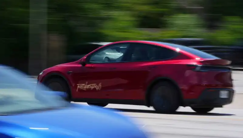 Tesla'nın Robotaxi Projesi Büyük Hayal Kırıklığı Yarattı: Hız ve Güvenlik Sorunları