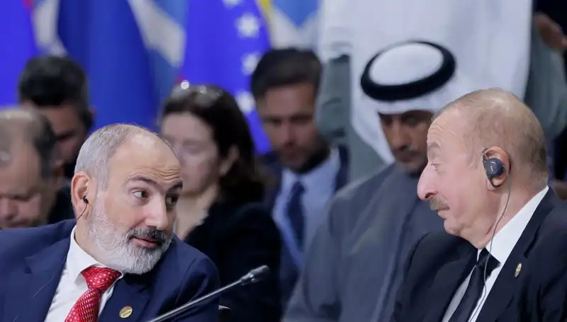 Aliyev ve Paşinyan Tarihi Görüşmede Barış İçin Bir Araya Geldi