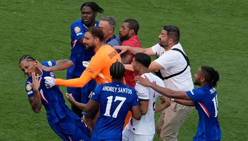 Dev Finalin Ardından Skandal: Teknik Direktörden Futbolcuya Yumruk!