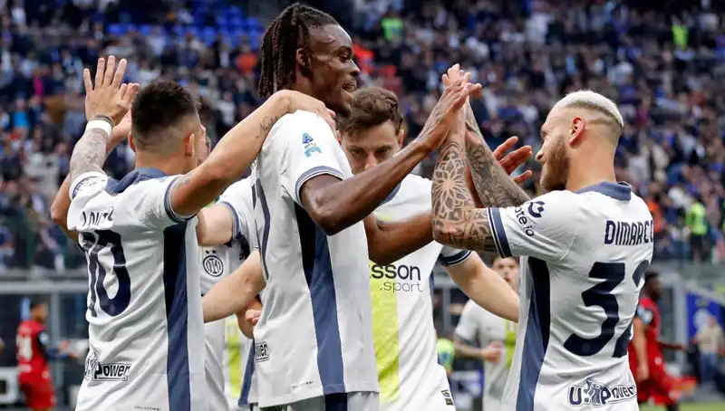 Serie A'da Puanlar Eşitlendi: Şampiyon Play-Off'u Bekliyor
