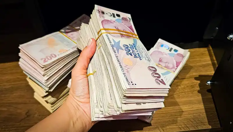 Türkiye'de Mevduat Rekoru: 12 Trilyon Lira Seviyesinde Bekleyen Tasarruflar