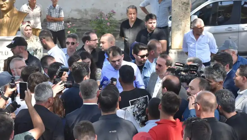 Türkiye’deki Orman Yangınları 1168 Bina Yaktı: Bakan Kurum’un Açıklamaları