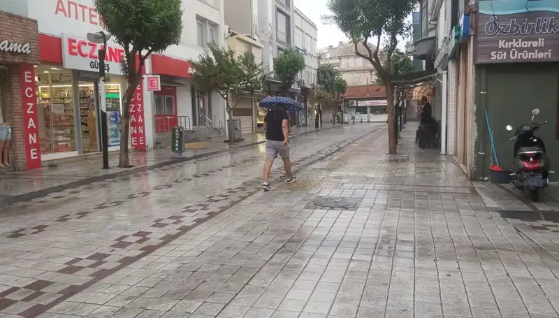 Kırklareli'de Sağanak Yağışlar Hayatı Olumsuz Etkiledi