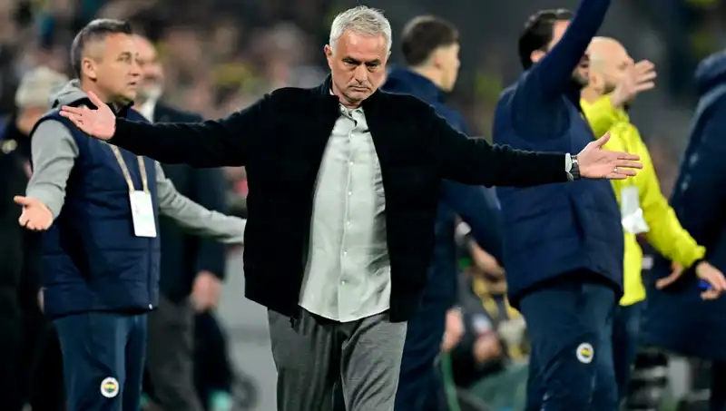 Mourinho'ya Gelen Tepkiler Artıyor: Modası Geçmiş Bir Antrenör Mü?