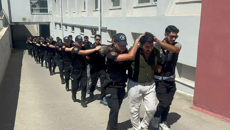 Adana'da Tarihi Eroin Operasyonu: 825 Kilo Uyuşturucu ve 16 Tutuklama