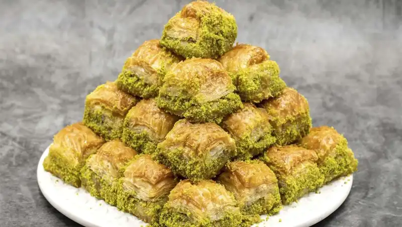 Baklavadan Bakteri Çıktı: Uzmanlardan Şok Uyarı Geldi!