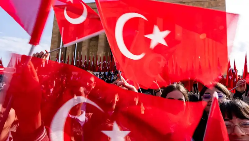 23 Nisan Coşkusu: Türkiye'de Kutlamalar Rengarenk Görüntülerle Şekillendi