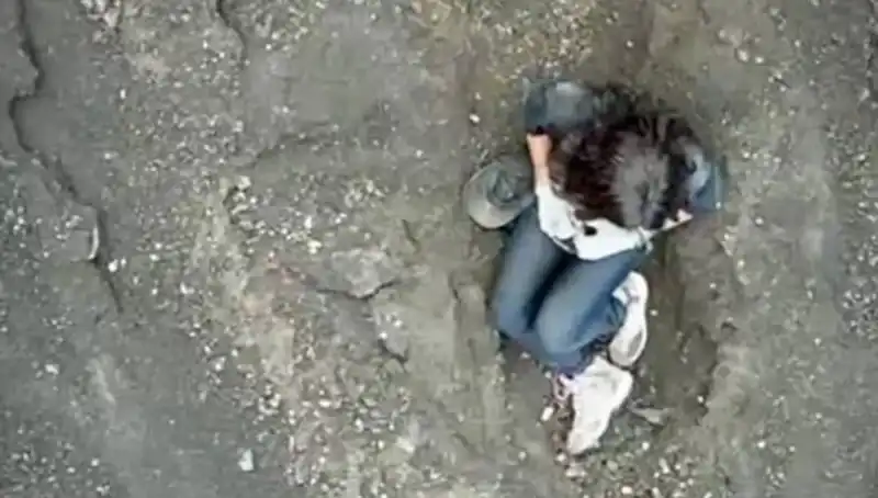 Yanardağın İçine Düşen Turistin Gizemli Ölümleri: Dört Gün Sonra Bulundu