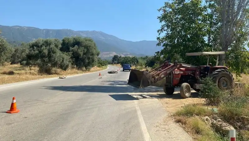İzmir'de Motosiklet Kazası: Sürücü Hayati Tehlike İçinde!