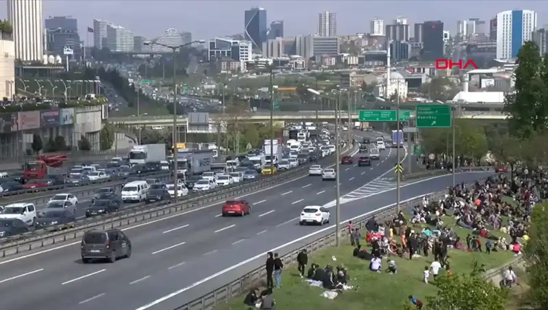 Deprem Sonrası İstanbul’da Trafik Yoğunluğu Yüzde 56 Arttı: Sebepler Neler?