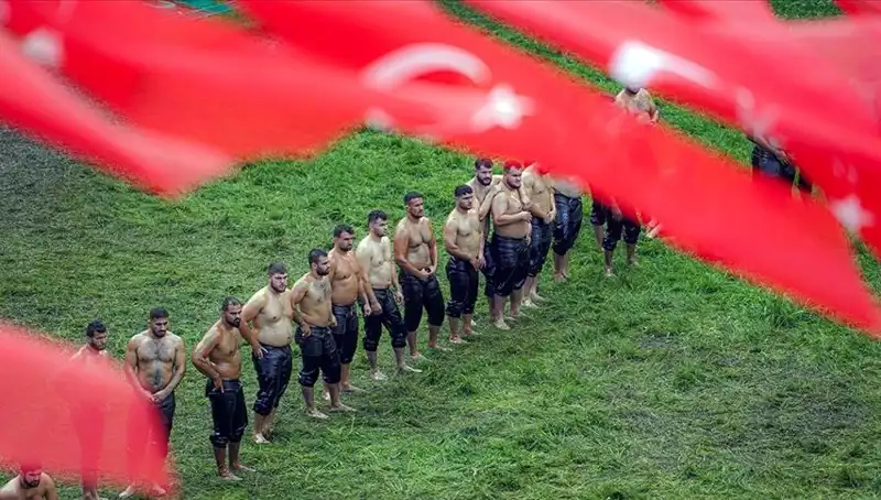 Tarihi Kırkpınar Yağlı Güreşleri Başlıyor: 826 Sporcu Arenada!