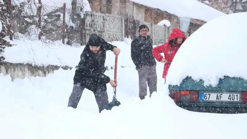 14 Nisan’da Okullar Tatil Mi? Hangi İllerde Kar Tatili Var?